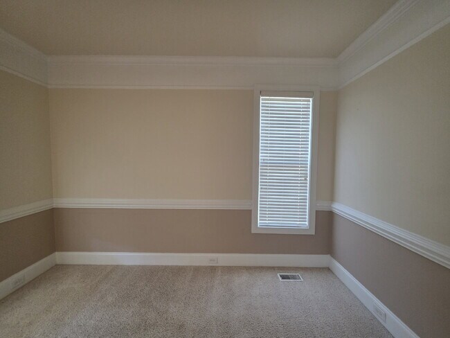 Building Photo - Spacious 4-Bedroom Home for Rent in Kings Grant Fayetteville – 15 Minutes from Fort Bragg