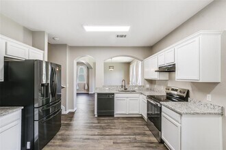 Building Photo - 4712 Lake George Ln
