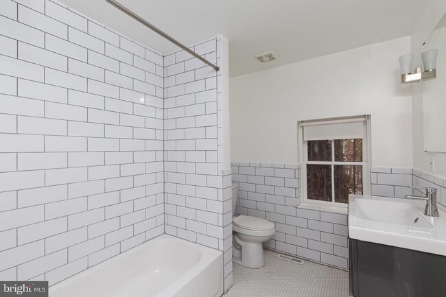 Building Photo - 307 Mosher St