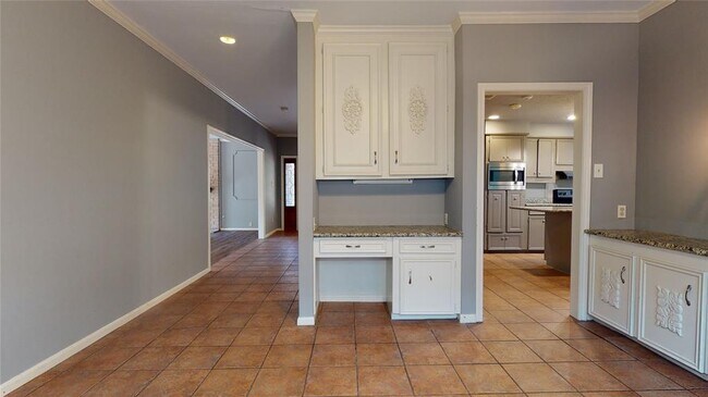 Building Photo - 12618 Misty Valley Dr