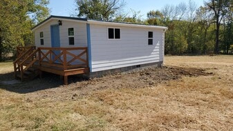 Building Photo - 390 Cottage Home Rd