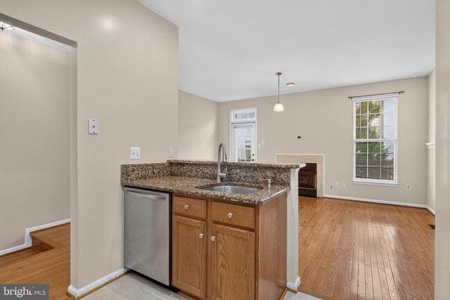 Building Photo - 5950 Ians Way