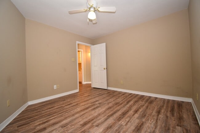 Building Photo - Lots of Updates with Granite Countertops