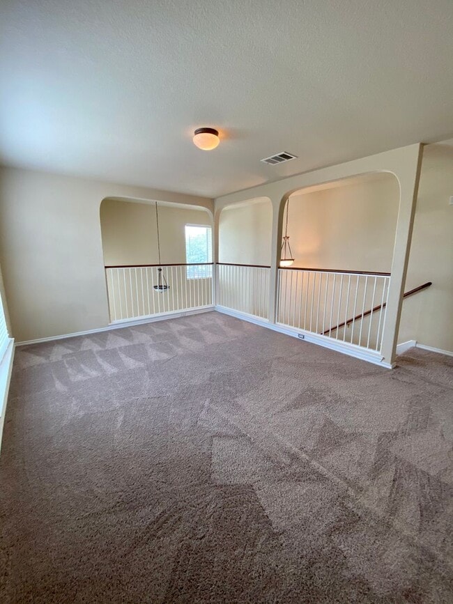 Building Photo - Charming New Braunfels Home Available for Immediate Move In
