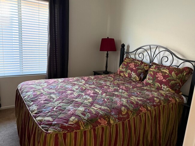 Building Photo - 78374 Hampshire Ave