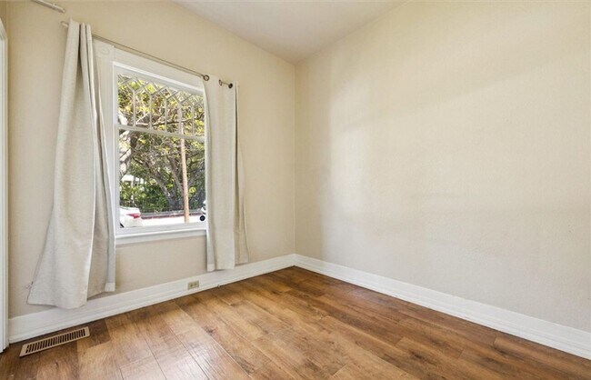 Building Photo - 1263 Pismo St