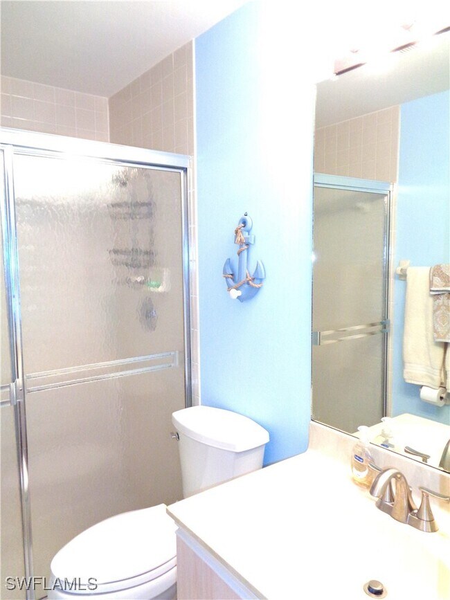 Building Photo - 6260 Bellerive Ave