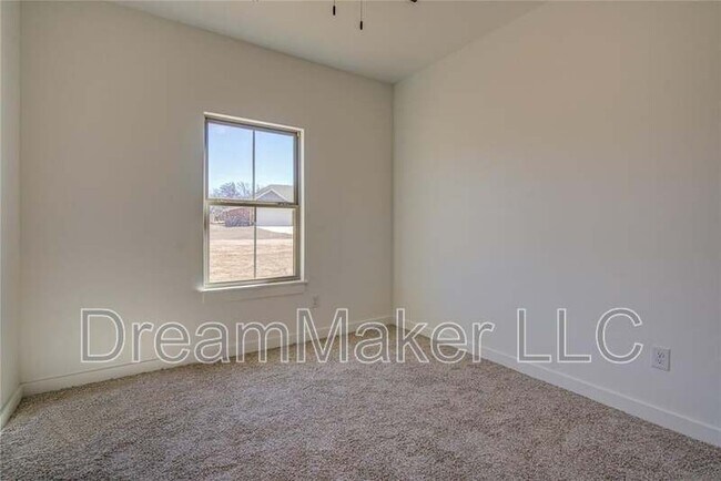 Building Photo - 138 Trimble Dr