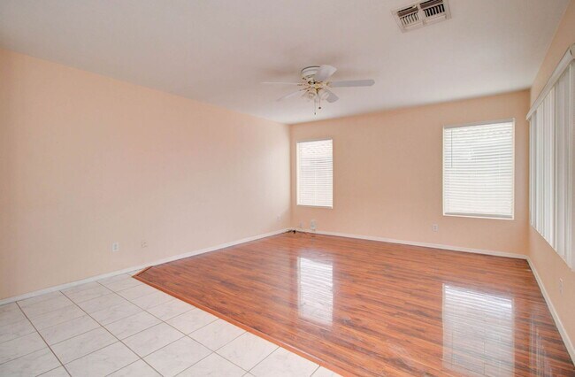 Building Photo - 1350 W Pelican Ct