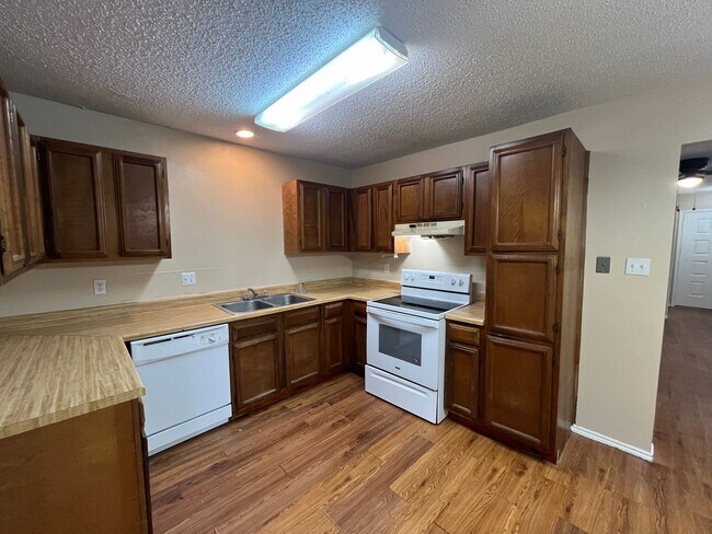 Building Photo - 7026 Silver Canyon