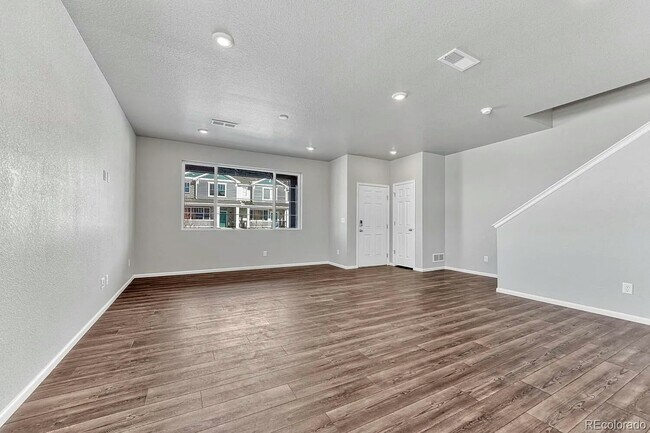 Building Photo - 6098 N Lisbon St