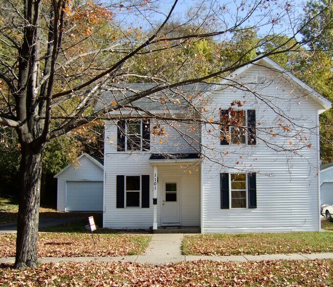 Primary Photo - 1101 S Dewey St