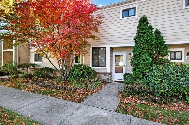 Building Photo - 14 Carol Ct