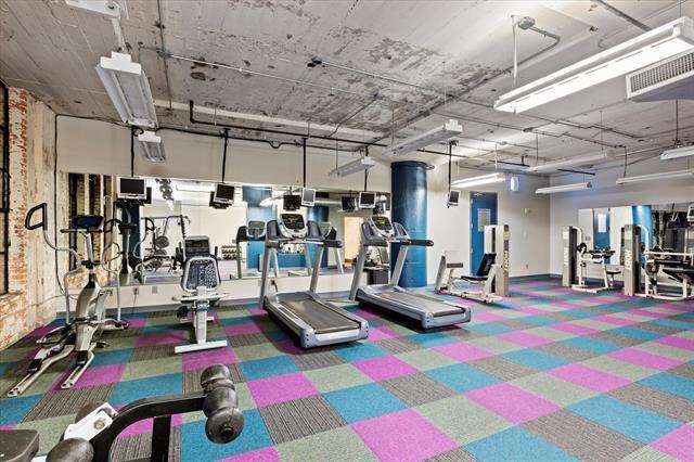 Building Photo - 1122 Jackson St