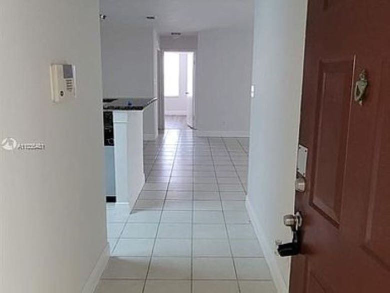 Foyer - 11263 W Atlantic Blvd
