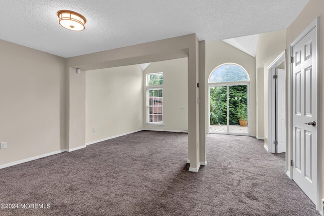 Building Photo - 159 Daisy Dr