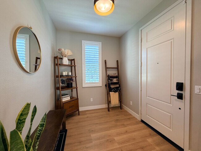Building Photo - Elegant Rancho Mission Viejo Home with Open Floor Plan