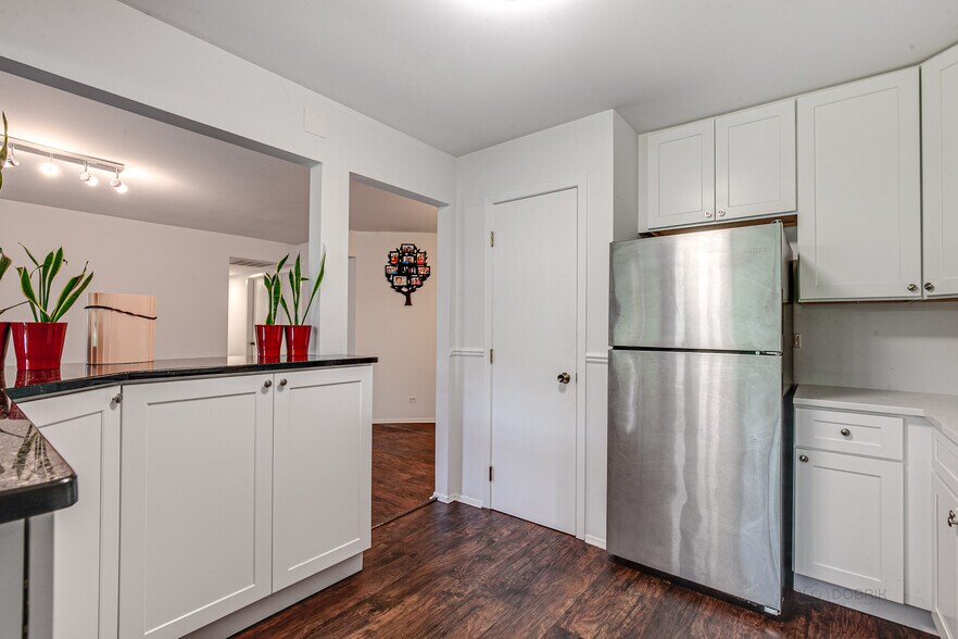 Building Photo - 1075 Auburn Ln
