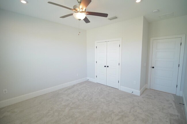 Building Photo - 3846 Arbor Dr