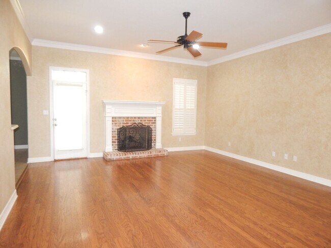 Building Photo - Coming Soon to South Tyler! Stunning 4 Bedroom, 2.5 Bath Home