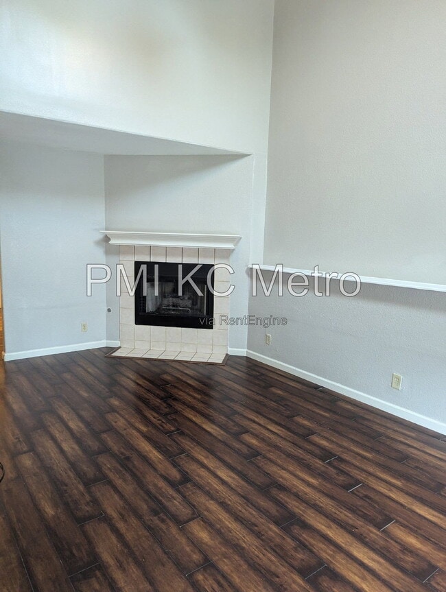 Building Photo - 15811 E 20 St S