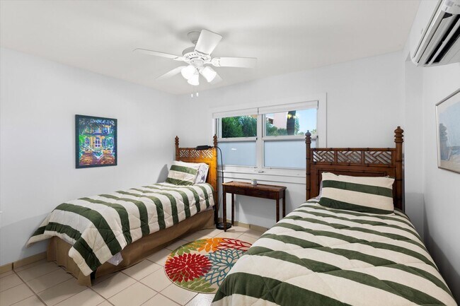 Building Photo - Beachside Living Made Easy – Furnished 2BR/1BA Available for 6 Months!