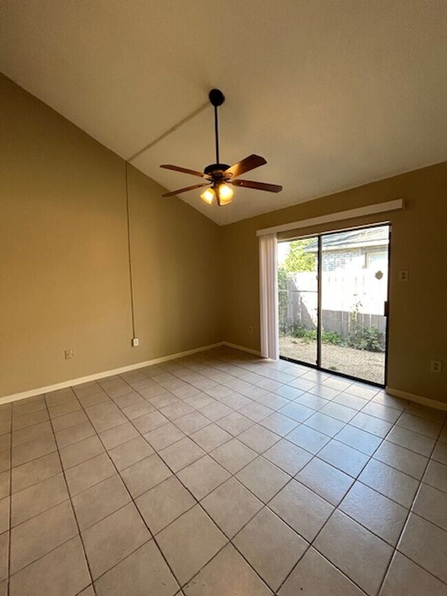Building Photo - 12784 Brogdon Ln