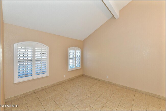 Building Photo - 1416 Stone Canyon Way