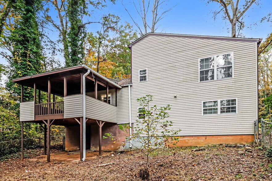 Building Photo - 770 Dover St