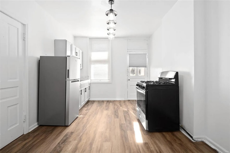 Building Photo - 3452 Alberta St