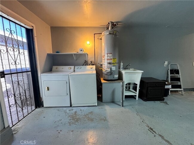 Building Photo - 1516 E Cyrene Dr
