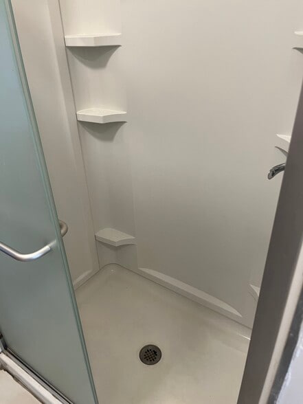 Building Photo - 920 NE 5th Ave