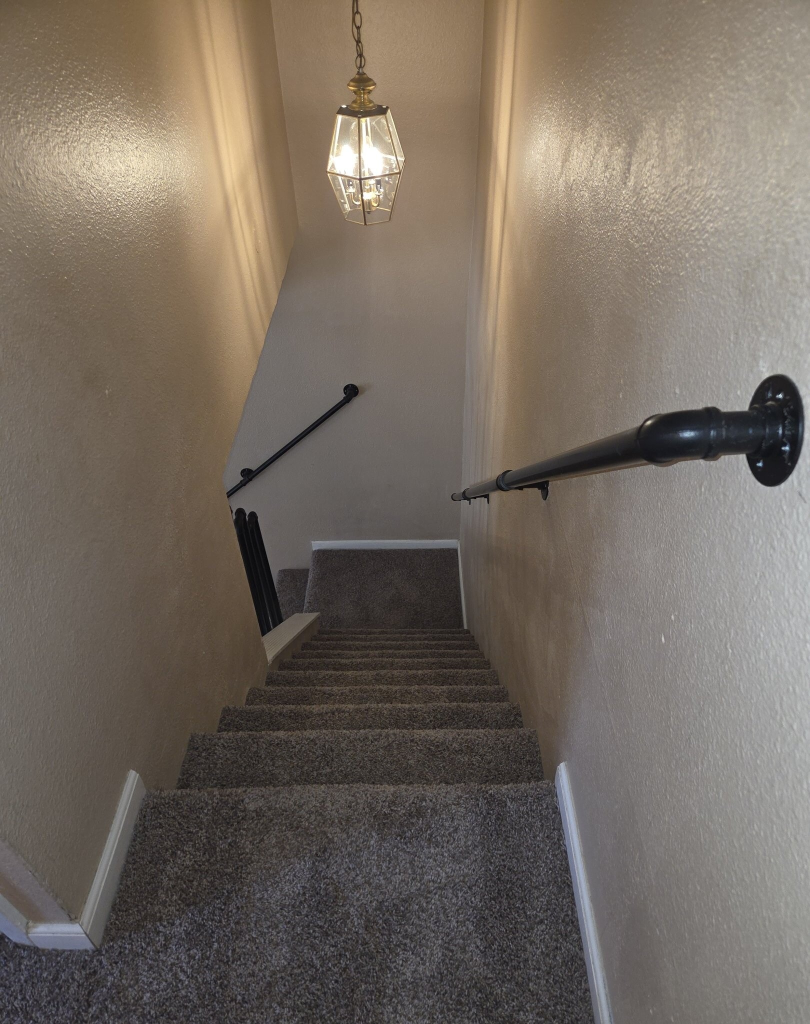 Building Photo - 286 W Palomino Dr