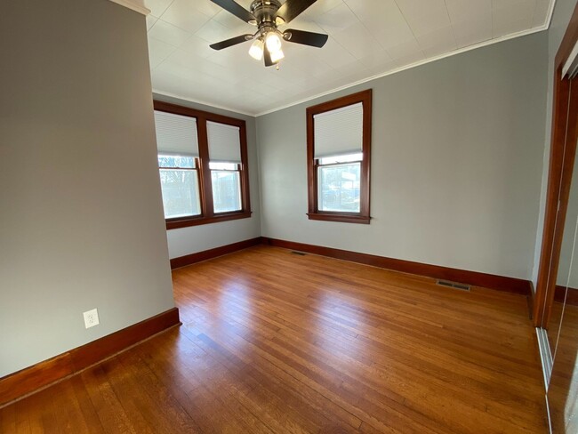 Building Photo - Luxuriously renovated two bedroom home for...