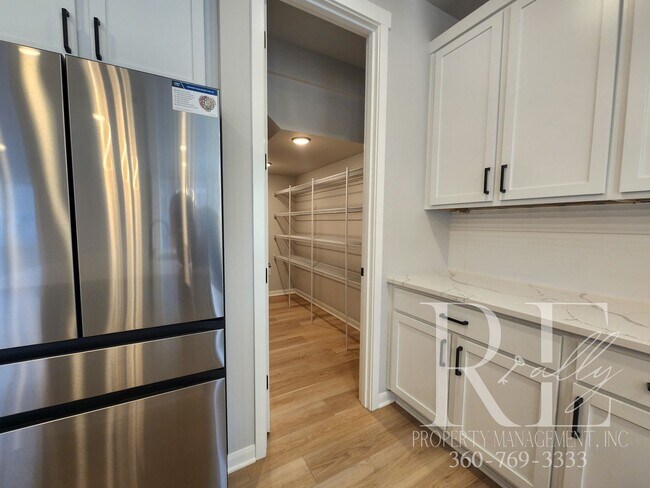 Building Photo - Elegant McCormick Woods Home with Spacious Layout & Modern Touches