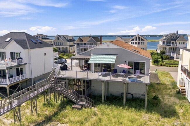 Building Photo - 717 Dune Rd