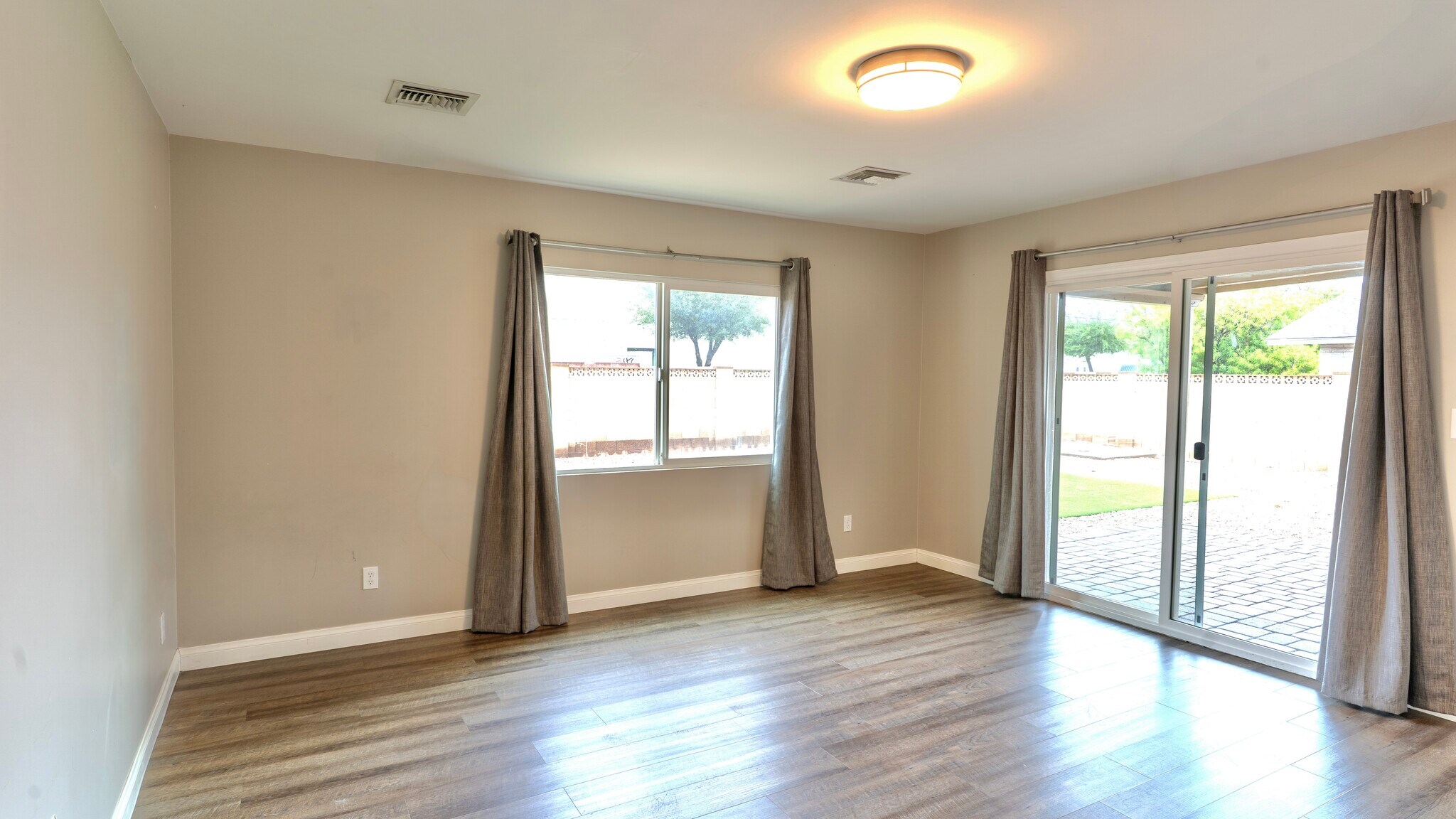 Master 1 Bedroom - 1728 E Laguna Dr