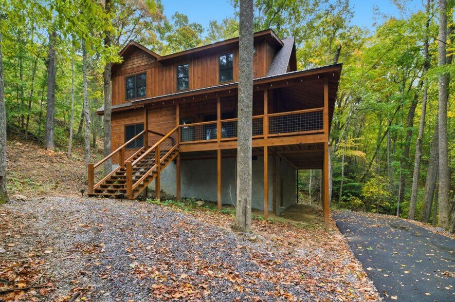 Building Photo - 3045 Jones Creek Ln