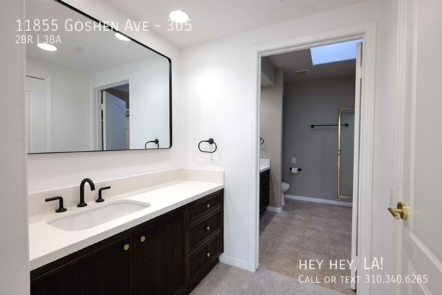 Building Photo - 11855 Goshen Ave