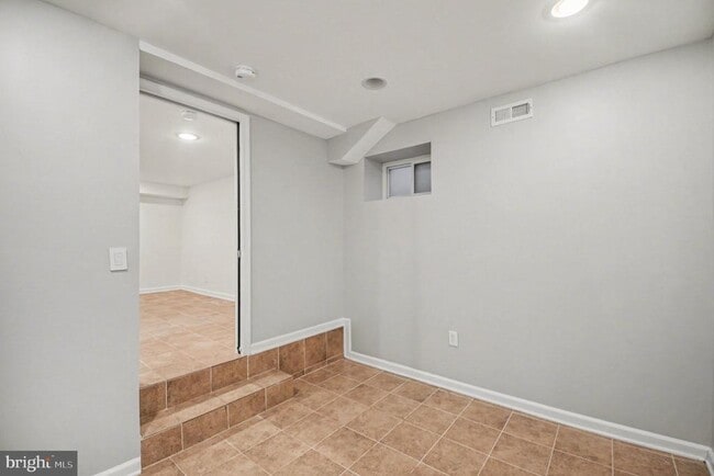 Building Photo - 4885 S 28th St