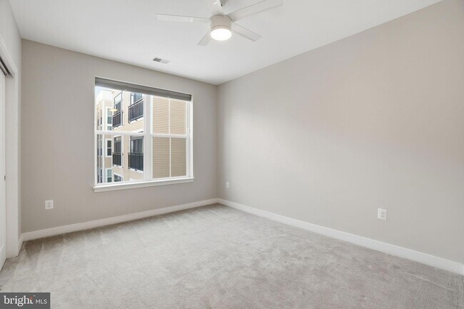 Building Photo - 989 S Buchanan St