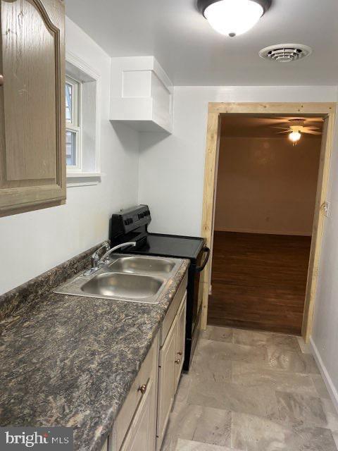 Building Photo - 1499 Valley Rd