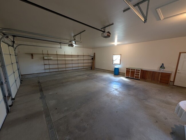 Building Photo - 4 Bedroom 2 Bathroom House - Middlebury