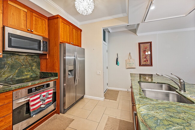 Building Photo - 1020 Aoloa Pl