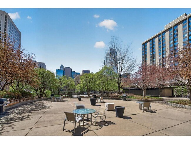 Building Photo - 19 S 1st St