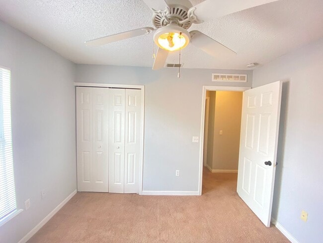 Building Photo - 14138 Econ Woods Ln