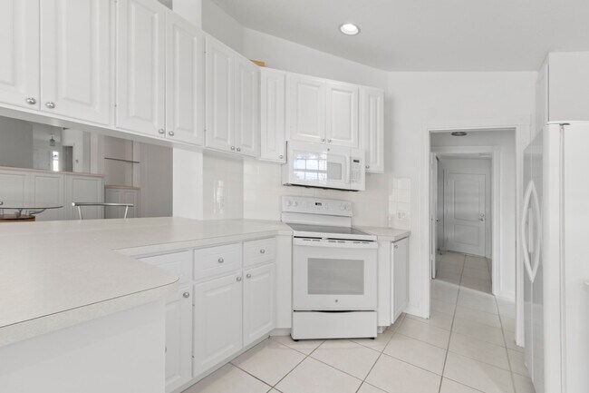 Building Photo - 8270 Eleuthera Ln