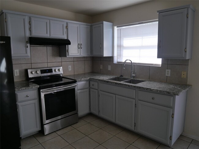 Building Photo - 5510 Rio Alamo St