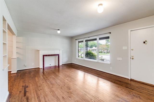 Building Photo - 9831 Mercer Dr