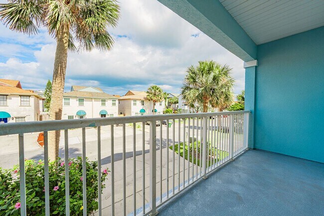 Building Photo - Feel the Ocean Breezes